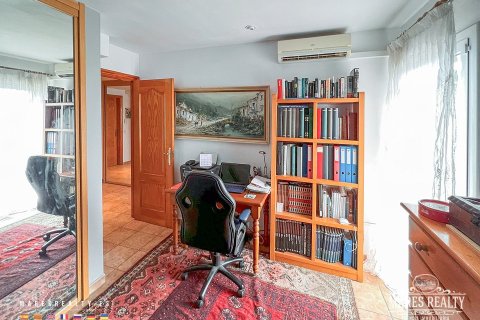 Купить виллу в Льорет-де-Мар, Испания с 3 спальни, 200м², № 969 - фото 13