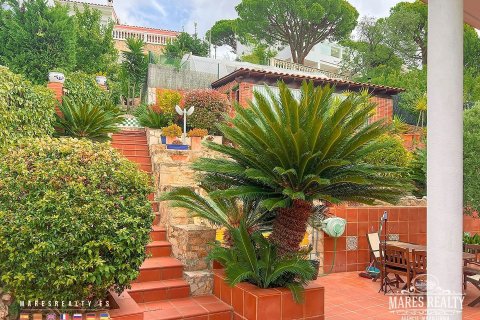 Купить виллу в Льорет-де-Мар, Испания с 3 спальни, 200м², № 969 - фото 20