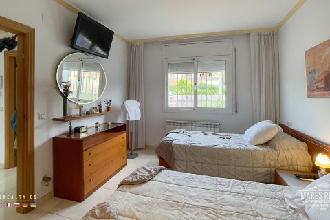 Купить виллу в Льорет-де-Мар, Испания с 3 спальни, 348м², № 973 - фото 7