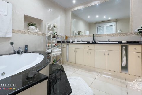 Купить виллу в Льорет-де-Мар, Испания с 3 спальни, 348м², № 973 - фото 6