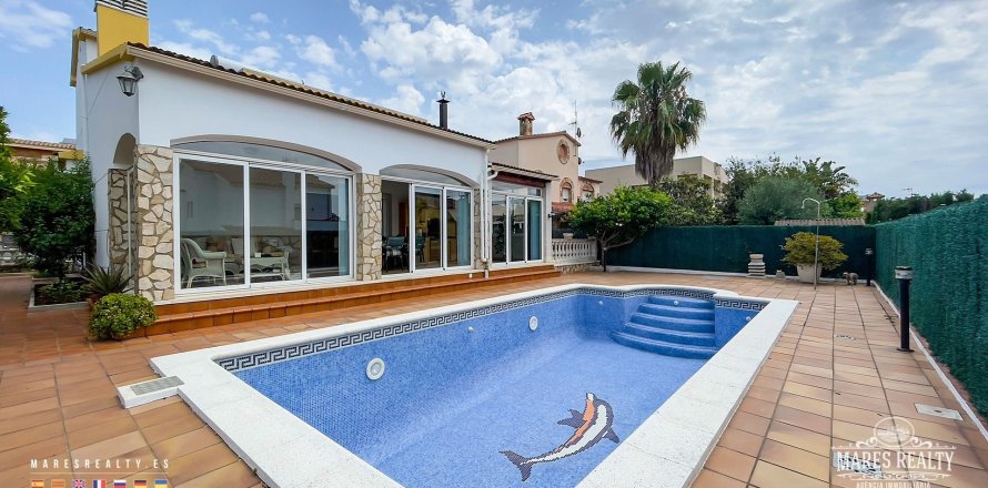 Вилла с 3 спальнями в Льорет-де-Мар, Герона, Каталония, Испания № 973