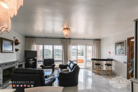 Купить виллу в Льорет-де-Мар, Испания с 7 спален, 250м², № 975 - фото 8