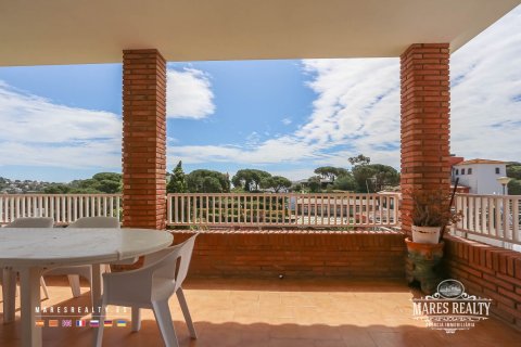 Купить виллу в Льорет-де-Мар, Испания с 7 спален, 250м², № 975 - фото 2