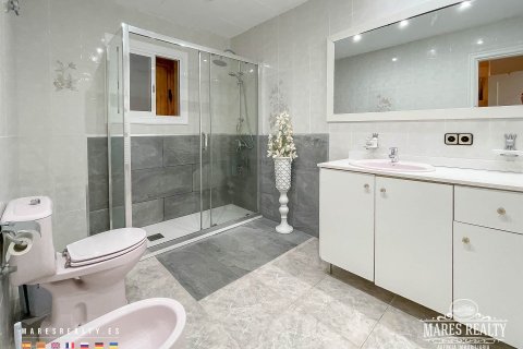 Купить виллу в Льорет-де-Мар, Испания с 3 спальни, 251м², № 974 - фото 11
