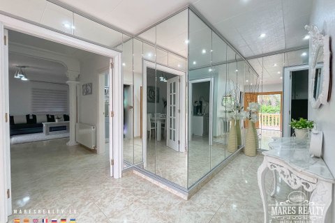 Купить виллу в Льорет-де-Мар, Испания с 3 спальни, 251м², № 974 - фото 12