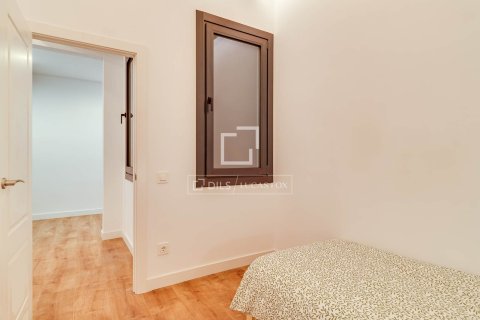 3 bedrooms apartment for sale in Barcelona, Catalonia, Spain № 7170 - photo 2