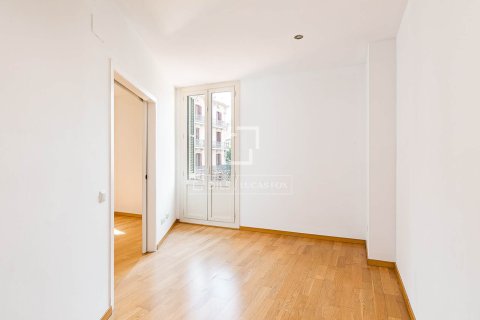 Купить квартиру в Барселона, Испания с 2 спальни, 71м², № 7173 - фото 27