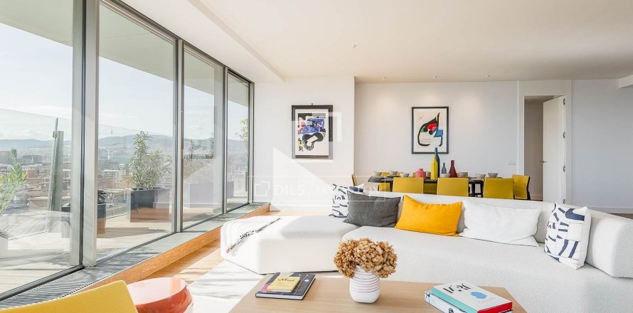 3 bedrooms apartment for sale in Barcelona, Catalonia, Spain № 6519