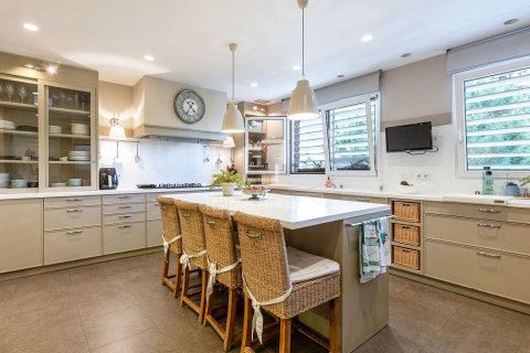 6 bedrooms apartment for sale in Barcelona, Catalonia, Spain № 6523 - photo 12