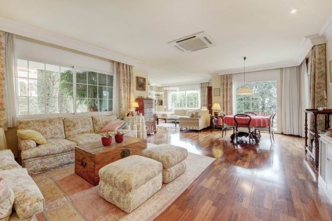 6 bedrooms villa for sale in Sant Just Desvern, Barcelona, Catalonia, Spain № 6521 - photo 9