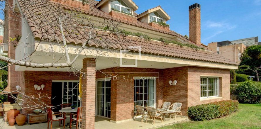 6 bedrooms villa for sale in Sant Just Desvern, Barcelona, Catalonia, Spain № 6521