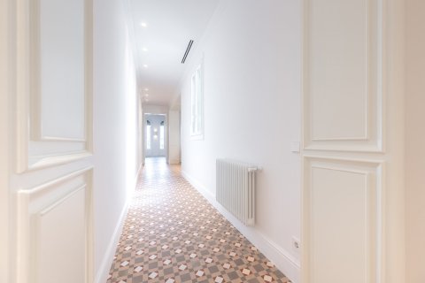 2 chambres apartment à vendre à Barcelona, Catalonia, Spain № 3594 - photo 2