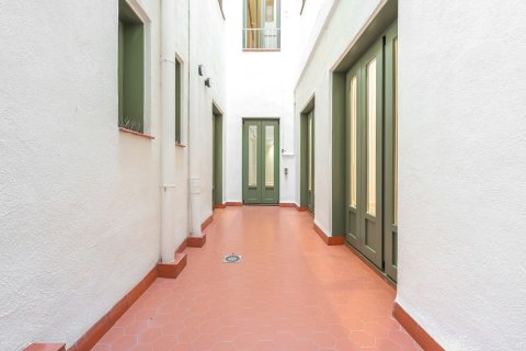 Apartamento de 2 dormitorios en venta en Barcelona, Cataluña, Spain № 3592 - foto 7