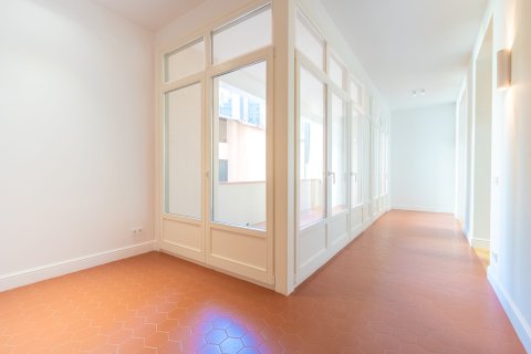 Apartamento de 2 dormitorios en venta en Barcelona, Cataluña, Spain № 3592 - foto 25