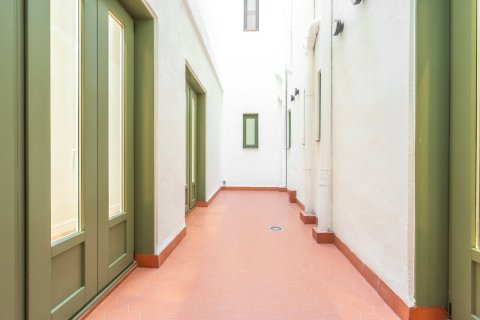 Apartamento de 2 dormitorios en venta en Barcelona, Cataluña, Spain № 3592 - foto 6