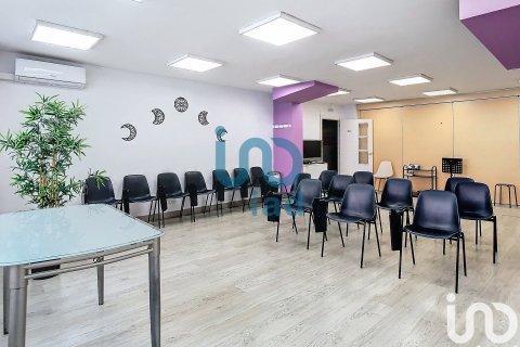 291 sq.m. commercial property for rent in Barcelona, Catalonia, Spain № 5142 - photo 11