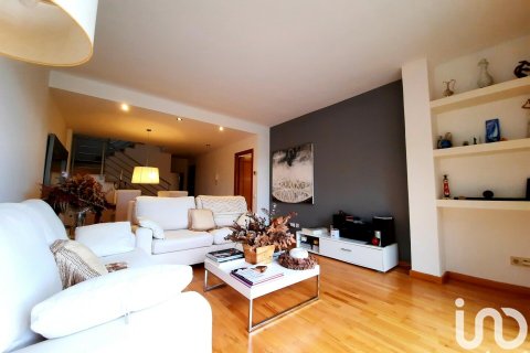 Сasa de 3 dormitorios en alquiler en Sant Vicenc De Montalt, Barcelona, Cataluña, Spain № 5148 - foto 3