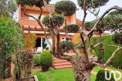 Сasa de 3 dormitorios en alquiler en Sant Vicenc De Montalt, Barcelona, Cataluña, Spain № 5148 - foto 27