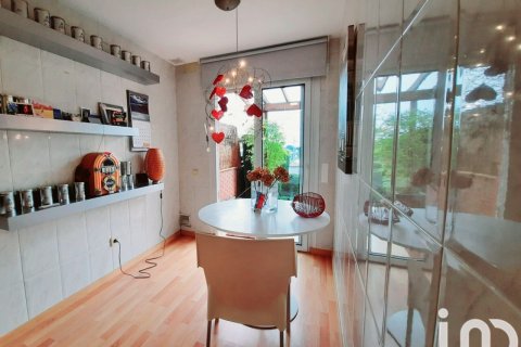 Сasa de 3 dormitorios en alquiler en Sant Vicenc De Montalt, Barcelona, Cataluña, Spain № 5148 - foto 6