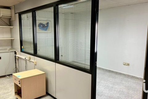 Снять в аренду офис в Молле-дель-Вальес, Испания 170м², № 5145 - фото 4