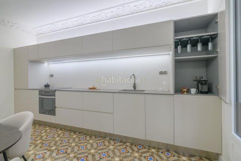 Купить квартиру в Старый город, Барселона, Испания с 2 спальни, 95м², № 2314 - фото 11