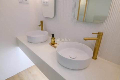 Купить квартиру в Старый город, Барселона, Испания с 2 спальни, 95м², № 2314 - фото 7