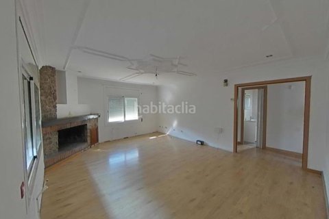 Купить дом в Санта-Эулалия де Ронкана, Испания с 4 спальни, 256м², № 2312 - фото 2