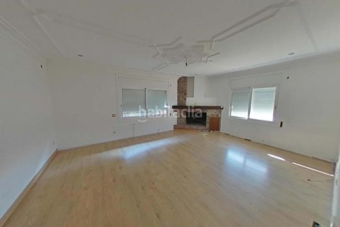 Купить дом в Санта-Эулалия де Ронкана, Испания с 4 спальни, 256м², № 2312 - фото 3