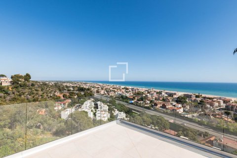 Villa de 5 dormitorios en alquiler en Castelldefels, Barcelona, Cataluña, Spain № 4602 - foto 27