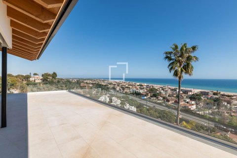 Villa de 5 dormitorios en alquiler en Castelldefels, Barcelona, Cataluña, Spain № 4602 - foto 17