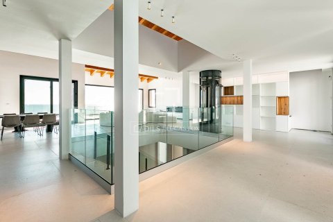 Villa de 5 dormitorios en alquiler en Castelldefels, Barcelona, Cataluña, Spain № 4602 - foto 9