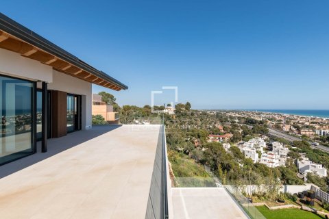 Villa de 5 dormitorios en alquiler en Castelldefels, Barcelona, Cataluña, Spain № 4602 - foto 24