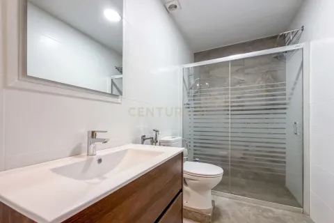 3 bedrooms house for sale in Badalona, Barcelona, Catalonia, Spain № 7306 - photo 9