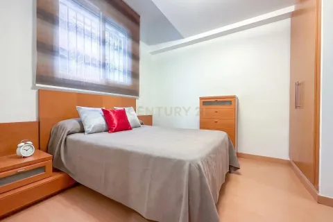 3 bedrooms house for sale in Badalona, Barcelona, Catalonia, Spain № 7306 - photo 11