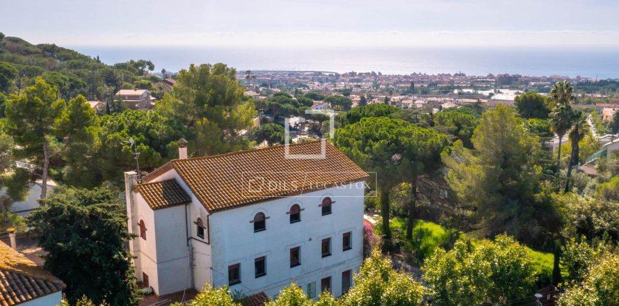 9 bedrooms villa for sale in Premia De Dalt, Barcelona, Catalonia, Spain № 4502