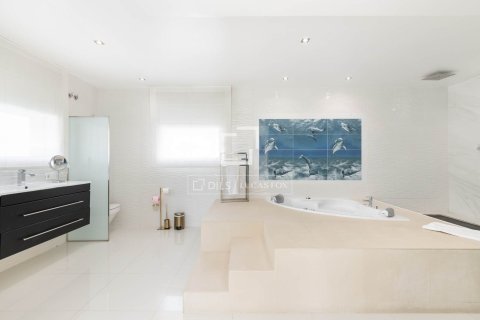 7 chambres villa à louer à Castelldefels, Barcelona, Catalonia, Spain № 4508 - photo 19