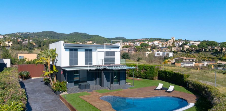 4 bedrooms villa for sale in Sant Vicenc De Montalt, Barcelona, Catalonia, Spain № 3861