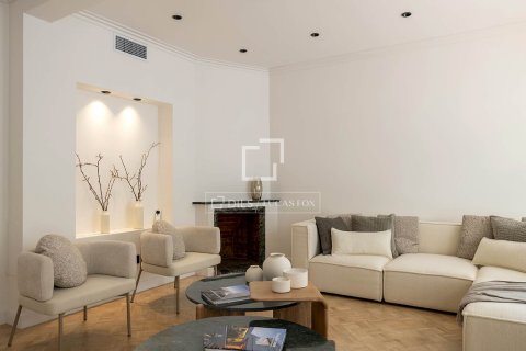 3 bedrooms apartment for sale in Barcelona, Catalonia, Spain № 6392 - photo 3