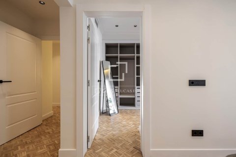 3 bedrooms apartment for sale in Barcelona, Catalonia, Spain № 6392 - photo 28