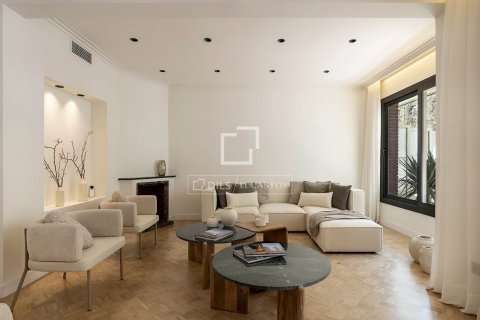 3 bedrooms apartment for sale in Barcelona, Catalonia, Spain № 6392 - photo 2