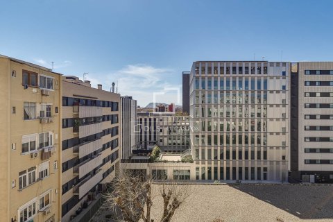 3 bedrooms apartment for sale in Barcelona, Catalonia, Spain № 6389 - photo 24