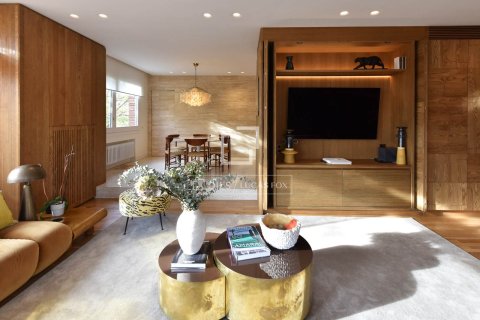 4 chambres apartment à vendre à Barcelona, Catalonia, Spain № 6395 - photo 3