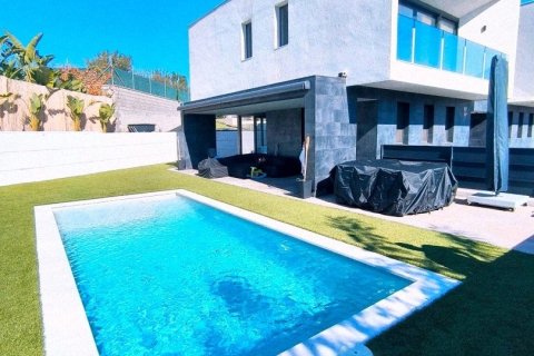 3 bedrooms house for sale in Roda de Berà, Tarragona, Catalonia, Spain № 7547 - photo 2