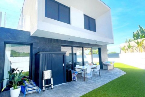 3 bedrooms house for sale in Roda de Berà, Tarragona, Catalonia, Spain № 7547 - photo 4