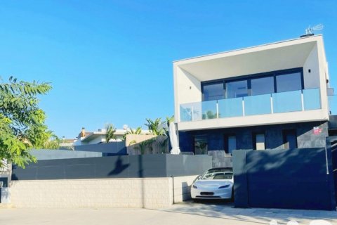 3 bedrooms house for sale in Roda de Berà, Tarragona, Catalonia, Spain № 7547 - photo 3