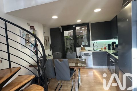 Купить дуплекс в Барселона, Испания с 2 спальни, 79м², № 7551 - фото 3