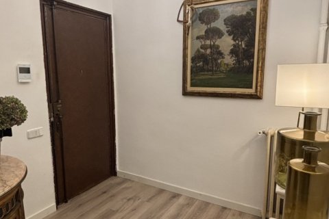4 bedrooms apartment for sale in Barcelona, Catalonia, Spain № 7548 - photo 4