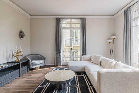Apartamento de 3 dormitorios en venta en Barcelona, Cataluña, Spain № 6591 - foto 10