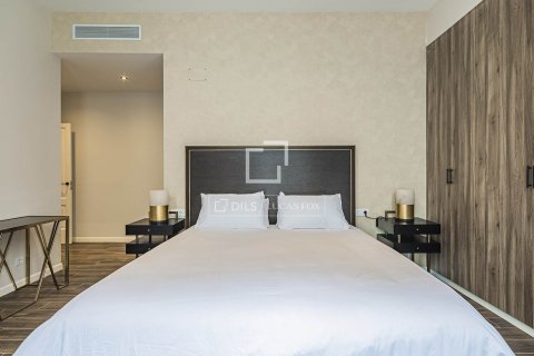 Apartamento de 3 dormitorios en venta en Barcelona, Cataluña, Spain № 6591 - foto 24