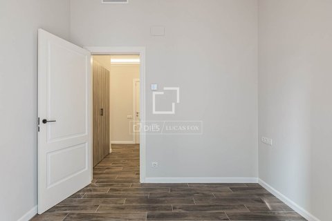 Apartamento de 3 dormitorios en venta en Barcelona, Cataluña, Spain № 6591 - foto 16